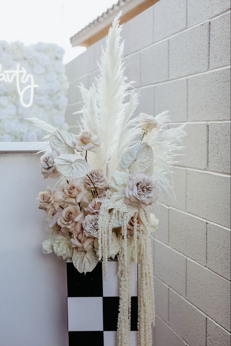 Monochromatic, Wedding Florals, Romantic Wedding, Modern Wedding, Wedding Bar Feather Table Decorations, Dried Flowers Wedding Centerpieces Table Decorations, Feather Wedding Centerpieces, Boujee Wedding, Bar Florals, Feather Centerpiece Wedding, Swan Lake Wedding, Feather Wedding Decorations, Feather Arrangements