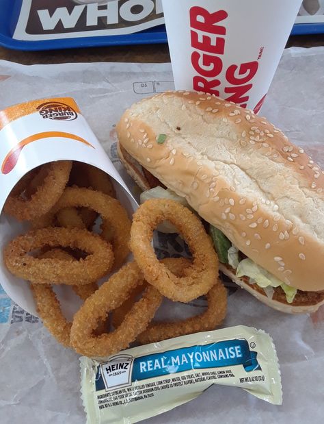 LUNCH 5/17/2018: Burger King Original Chicken Sandwich, Onion Rings, Mayo Packet Angels Burger, Burger King Chicken Sandwich, Burger King Onion Rings, Spicy Chicken Sandwiches, Snack Craving, Food Therapy, Dinner Meals, Food Choices, Chicken Sandwich