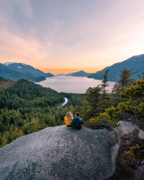 11 Beautiful and Easy Hikes Near Vancouver - Oceanus Adventure Vancouver Hiking, Lynn Canyon Suspension Bridge, Squamish British Columbia, Lynn Canyon, Family Friendly Dogs, Sea To Sky Highway, Cascade Falls, Bear Spray, Moving To Canada