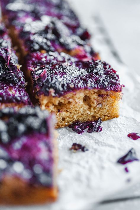 Roasted Grape Snack Cake | Olive & Mango Baking With Grapes, Grape Deserts, Grape Dessert Recipes, Grapes Cake, Grape Cake, Grape Snacks, Grape Dessert, Everyday Cakes, Holidays 2023