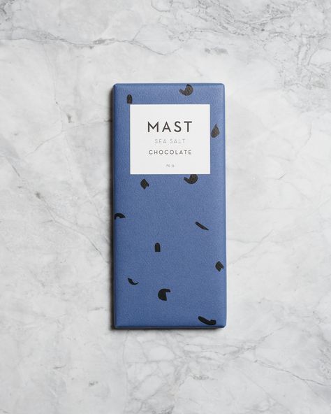 M i n u t e s – The local bean-to-bar chocolate by Mast Brothers is sold all over the city. Mcnally Jackson, Mast Brothers Chocolate, Mast Brothers, Sea Salt Chocolate, Small Farms, Soho New York, Street New York, Salted Chocolate, Who Cares