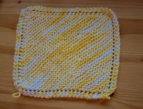 Knitted Potholders, Potholder Patterns Free, Learning To Knit, Potholder Patterns, Knit Dishcloth, Pot Stand, Easy Knit, Crochet Potholders, Dishcloth Pattern