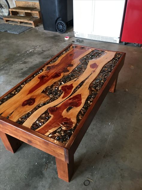 Custom Cedar wood coffee table with river rocks and epoxy!! Diy Resin Coffee Table, Log Seating, Contemporary Coffee Table Design, Woodworking Coffee Table, Shop Hacks, Cedar Wood Projects, Cedar Table, Epoxy Coffee Table, Resin Coffee Table