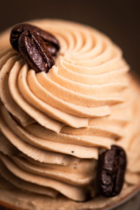 Easy Mascarpone Espresso Frosting Recipe | Almonds and Apricots Espresso Frosting Recipe, Frosting No Butter, Chocolate Coffee Cupcakes, Espresso Frosting, Coffee Frosting, Caramel Delights, Mascarpone Frosting, Coffee Cupcakes, Vanilla Bean Powder