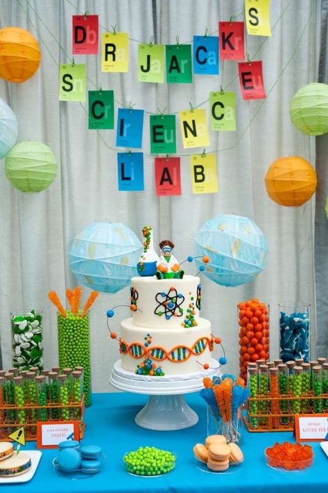 Lab Party, Science Cake, Science Themed Party, Science Birthday Party Ideas, Scientist Birthday Party, Science Birthday Party, Mad Science Party, Scientist Birthday, Mad Scientist Party