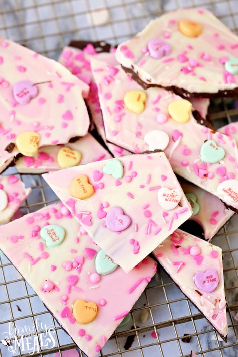 Valentine's Day Chocolate Bark Recipe - Family Fresh Meals Valentine's Day Chocolate, Chocolate Bark Recipe, Fresh Meals, Candy Bark, Valentines Day Chocolates, Family Fresh Meals, Easy Summer Desserts, Bark Recipe, Almond Bark