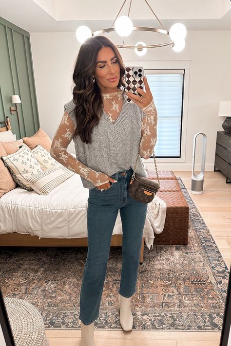 Lace Shirt Outfit, Long Sleeve Top Outfit, Western Style Outfits, Long Sleeve Outfits, Western Outfits Women, Lace Top Long Sleeve, Outfit Inspo Fall, Country Outfits, Fall Fashion Outfits