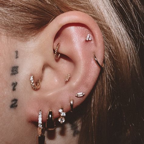 Unusual Piercings, Unique Ear Piercings, Curated Ear, Ear Art, Cool Ear Piercings, Pretty Ear Piercings, Face Piercings, Cool Piercings, Cute Ear Piercings