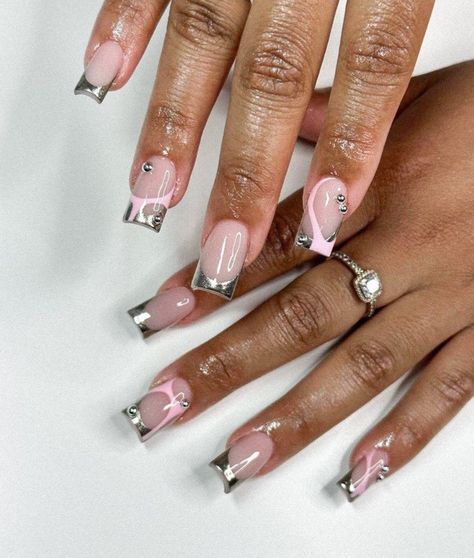 Medium Chrome French Tip Nails, Medium Short Nail Ideas, Short Square Acrylic Nails Metallic, Chrome Nails Designs Short Square, Medium Chrome Nails, Square Chrome Nails Designs, Square Nail Designs Medium Length, Med Length Nails Ideas, Short Medium Nails Acrylic Ideas