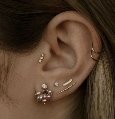 Ear Constellation, Piercing Designs, Weaving Necklace, Ears Inspiration, Small Weaving, Constellation Piercings, Necklace Layers, Piercings Ear, Daith Piercing Jewelry