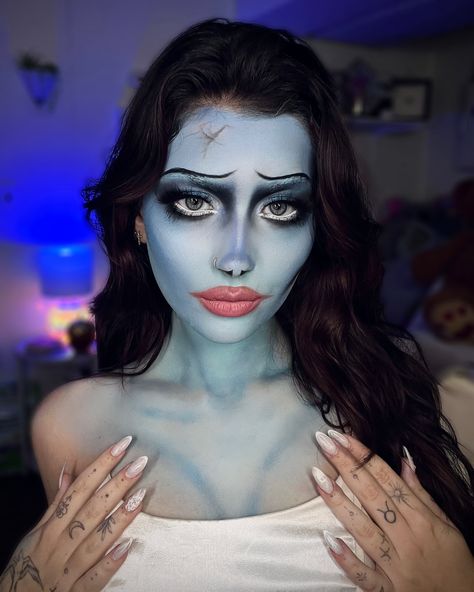 can a heart still break once it’s stopped beating?🩻🩵🦋💍👰🏻‍♀️🪽 EMILY (Corpse Bride) #halloweenmakeup #halloween #makeuplook #makeupinspo #makeupartist #emilycorpsebride #corpsebride #corpsebridemakeup #halloweenlook #timburton #promua #makeup #glam #beauty #makeuptransformation Brides Corpse, Emily Corpse Bride Makeup, Victor Corpse Bride, Corpse Bride Makeup, Emily Corpse Bride, Makeup Glam, Corpse Bride, Fantasy Makeup, Bride Makeup