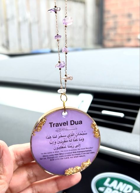 Resin Art Quotes, Islamic Business Ideas, ميدالية مفاتيح, Resin Crafts Tutorial, Diy Resin Projects, Resin Jewelry Diy, Ramadan Gifts, Diy Resin Art, Diy Resin Crafts