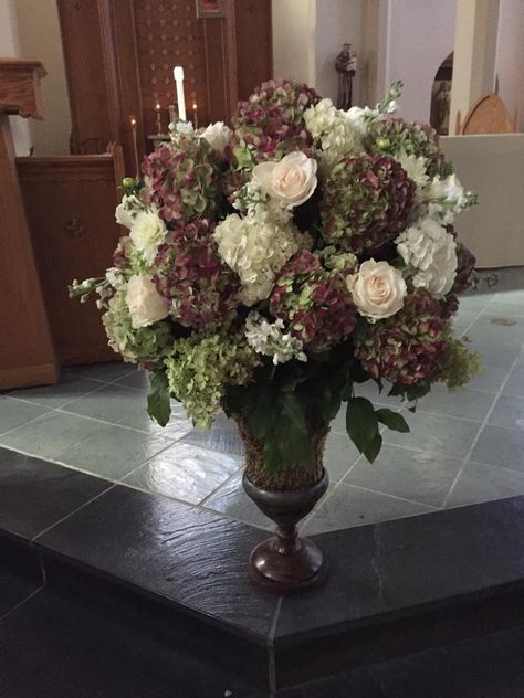 Antique Hydrangea Bouquet, Antique Hydrangea Centerpiece, Autumn Hydrangea Bouquet, Fall Wedding Hydrangea, Antique Hydrangea Wedding, Fall Hydrangea Wedding, Fall Hydrangea Arrangements, Fall Hydrangea Centerpiece, Dried Hydrangeas Wedding