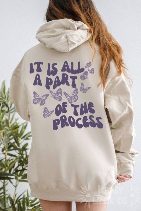 Women’s Hoodies, Hoodies With Words On The Back, Back Of Hoodie Design, Hoodie Ideas Design, Trendy Hoodies Women, Cute Hoodie Designs, Simple Hoodie Design, Cute Hoodies Aesthetic, Cricut Hoodie Ideas