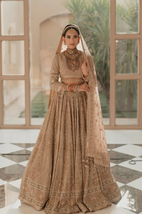 Gold Lehenga Bridal, Beige Lehenga, Ivory Lehenga, Bridal Lehenga Designs, Latest Bridal Lehenga, Lehenga Bridal, Shorts Dress, Bridal Lehenga Collection, Wedding Lehengas