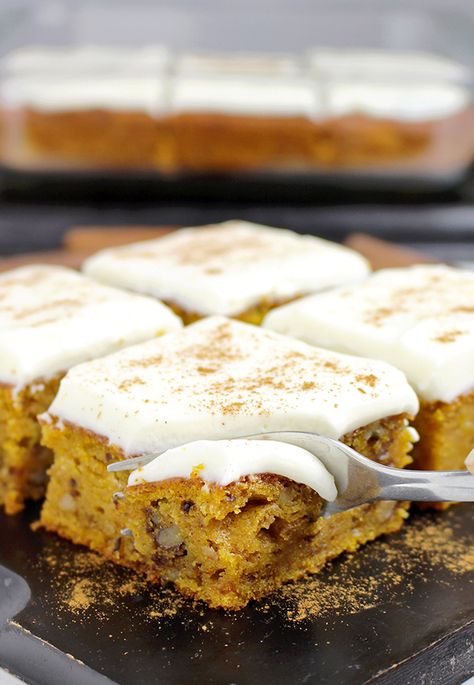 Cheese Cream Frosting, Walnut Bars, Bars With Cream Cheese Frosting, Bars With Cream Cheese, Pumpkin Cravings, Pumpkin Treats, Autumn Recipes, Pumpkin Bars, Pumpkin Recipes Dessert