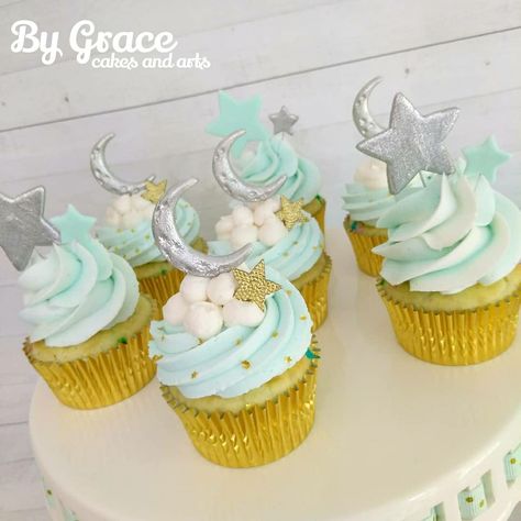 2 The Moon Cupcakes, Two The Moon Desserts, Moon And Star Cupcakes, Over The Moon Cupcakes, Two The Moon Cupcakes, Stars Cupcakes, Moon Cupcakes, Cupcakes Pretty, Baby Shower Brunch Food