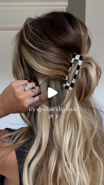 TORIE BLISS on Instagram: "1/2 up claw clip style pt 3 ❤️‍🔥 Save & try   ✨Clip linked in “shop” highlights  🖤 wearing 24in @luxyhair extensions ~ code LX-TORIEBLISS for $$ off" Claw Clip, Highlights, Hair Styles, Hair, How To Wear, On Instagram, Instagram