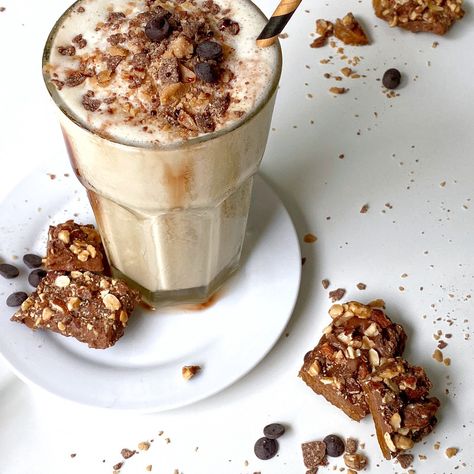 Keto Chow Recipes - Chocolate Toffee Shake Keto Chow Shake Recipes, Keto Shake, Keto Chow, Coffee Protein Shake, Keto Shakes, Recipes Chocolate, Chocolate Toffee, 2000 Calories, 2000 Calorie Diet