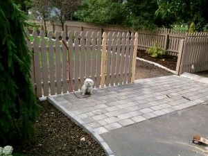 How to build a removable fence panel Removable Fence Ideas, Removable Fence, Short Fence, Portable Fence, Pool Shade, Fencing Ideas, Front Yard Fence, Small Backyard Gardens, Privacy Fences