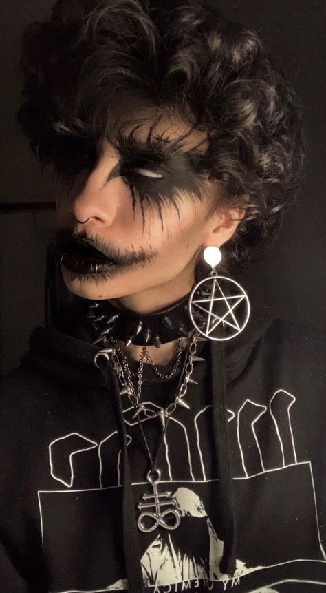 Goth Male, Goth Makeup Looks, Vampire Bride, Goth Guys, Punk Makeup, Alt Makeup, Graphic Makeup, Horror Makeup, Alternative Makeup