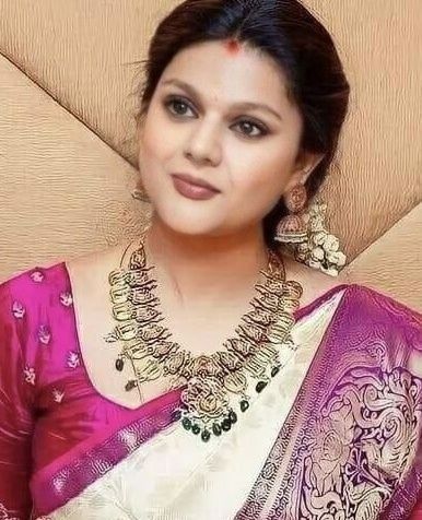 Sneha Prasanna, Jennifer Lopez Makeup, Silk Sarees With Price, Glam Photoshoot, Fancy Blouse, Beautiful Photoshoot, Bridal Makeup Looks, Saree Trends, Bridal Blouse Designs