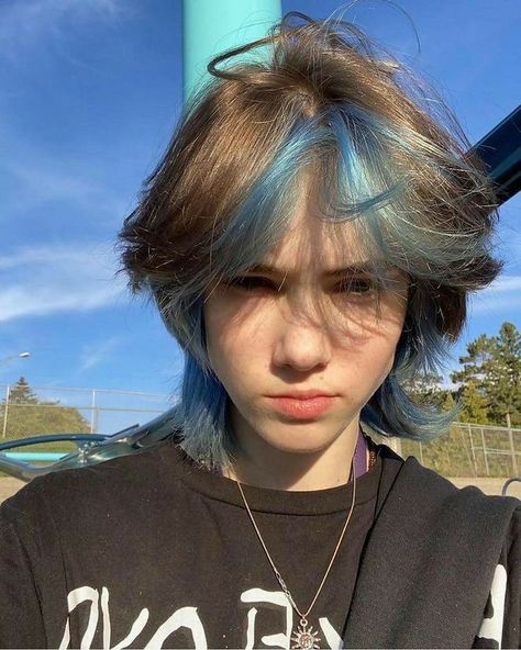 Trans Boy Haircut, Ftm Haircuts, Blue Hair Aesthetic, Blue Hair Highlights, Short Dyed Hair, Short Grunge Hair, A Leap Of Faith, Hair Inspiration Short, Idee Cosplay