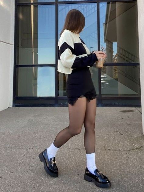 White Socks And Heels, Black Tights And White Socks, Outfits Con Short Y Medias, Tights Sneakers Outfit, Black Shoes With White Socks, Tall Socks Outfit, Cute Postage Stamps, Socks And Heels Outfit, White Socks Outfit