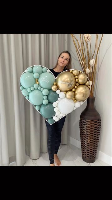 Balloon Heart Arch, Valentine Day Treats, Balloon Arch Birthday Party, Valentines Balloons Bouquet, Balloon Decoration Ideas, Balloon Mosaic, Balloon Heart, Valentines Balloons, Up Balloons