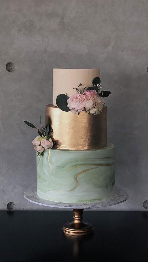 Wedding Cake Marble, Most Beautiful Wedding Cakes, Cake Rustic, Different Wedding Cakes, Chocolate Wedding, Wedding Cake Recipe, Marble Wedding, Chocolate Wedding Cake, Tiered Cake