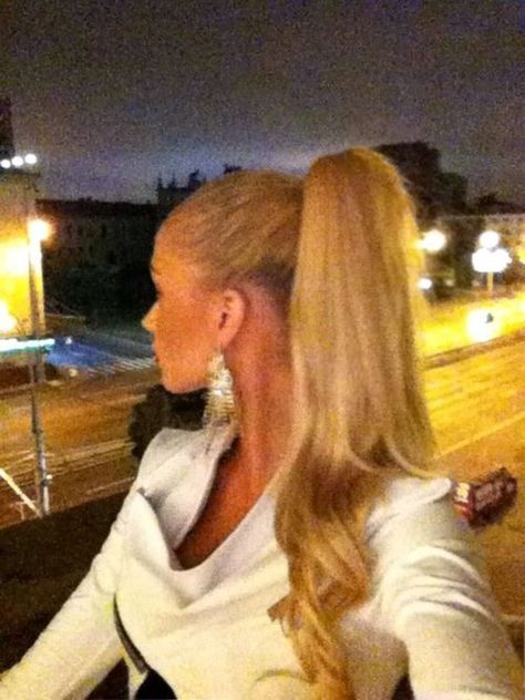 high pony. Barbie hair ♥ High Ponytail Gala, High Ponytail Hairstyles Blonde, Blonde Long Ponytail, High Pony With Extensions, High Ponytail Blonde, Long Hair High Ponytail, Barbie Ponytail, Blonde High, Alena Shishkova