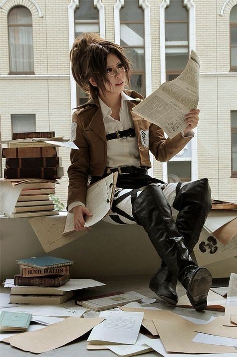 Hanji Zoe, Attack On Titan, Books, Anime