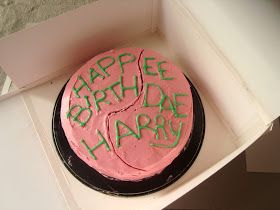 Cheap Birthday Party Decorations, Pastel Harry Potter, Harry Potter Motto Party, Gateau Harry Potter, Diy Party Ideas, Harry Potter Theme Birthday, Harry Potter Halloween Party, Cumpleaños Harry Potter, Harry Potter Birthday Cake