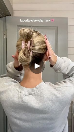 7.8K reactions · 77 shares | save if your clip always falls out 🤎
•
•
•
#fallhair #clawclip #clawcliphairstyle #clawcliphack #easyhairstyles #grwm #greasyhairstyle #dailyhairstyle #quickhairstyle #backtoschool #backtoschoolhairstyles #hairinspiration #hairstyles #hair #workhairstyle  #simplehairstyles #hairinspo #hairtutorial #hairhacks  #easyhairstyles #style #hairhacks | Audrey Anne Jean Nat King Cole, Daily Hairstyles, Greasy Hair Hairstyles, Work Hairstyles, Back To School Hairstyles, King Cole, Quick Hairstyles, Hair Styling, Hair Updos