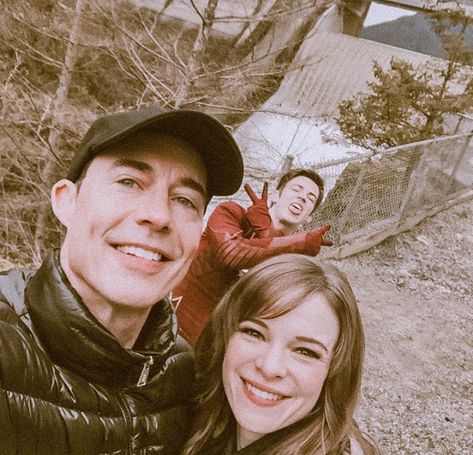 The Flash Behind The Scenes, The Flash Cast, Harrison Wells, Tom Cavanagh, Team Flash, Flash Funny, Dc Comics Series, Flash Barry Allen, The Flash Grant Gustin