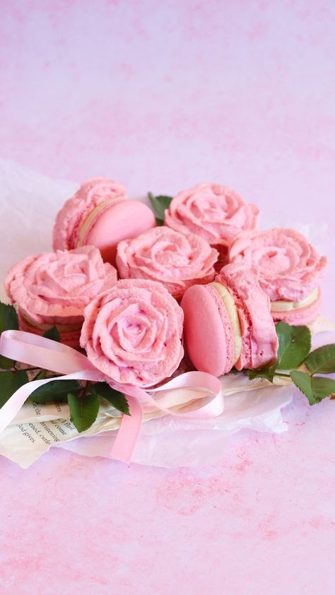 Petal Piping Tip, Macaron Designs, Beautiful Macarons, Macaron Flower, How To Pipe Roses, Pink Macaroons, Macaron Filling, Piping Tip, Valentines Baking