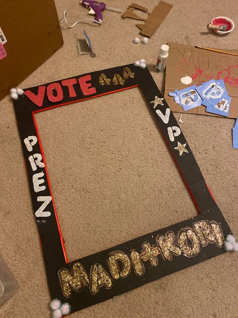 Royal Court Campaign Ideas, Campaign Treat Ideas, Homecoming Queen Poster Ideas High Schools, Student Council Activity Ideas, Student Council Campaign Handouts, Prom Campaign Ideas Social Media, Hoco Campaign Ideas Candy, Poster Campaign Ideas, Miss Freshman Campaign Ideas