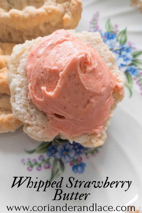 Whipped Strawberry Butter, Strawberry Butter Recipe, Butter Recipes Homemade, Flavored Butter Recipes, Infused Butter, Whipped Honey, Strawberry Butter, Whipped Butter, Strawberry Jelly