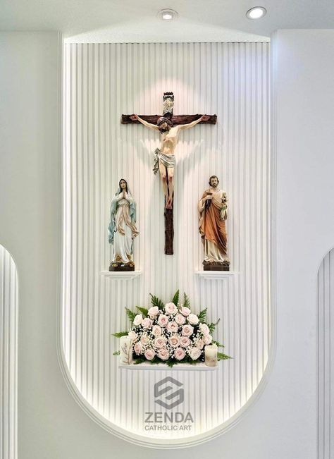 Alter Decoration Church, Alter Design For Home Catholic, Christian Prayer Room Design, Wall Altar Ideas Catholic, Jesus Altar, Wall Altar, Industrial House Exterior, Home Altar Catholic, Family Altar