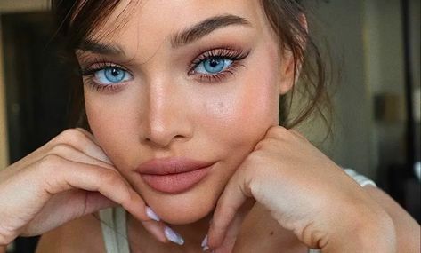 Pour vous aider à trouver le meilleur mascara, nous avons testé et sélectionné les 10 meilleurs mascaras du moment. Top 10, 10 Things