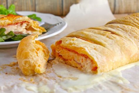 Puff Pastry Chicken Cordon Bleu can be made for a crowd or your family. Everyone will devour it! Working Mom Meals, Puff Pastry Braid, Morel Mushroom Recipes, Puff Pastry Chicken, Puff Pastry Recipes Savory, Cordon Bleu Recipe, Chicken Cordon Bleu Recipe, French Recipe, Braided Bread