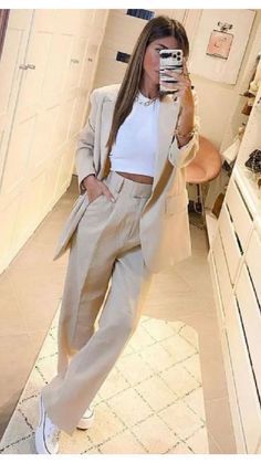 #BEAUTY ,#REALATIONSHIPS #Fashion #Outfits #Summer Outfits #Animals Aesthetic Lawyer, Look Working Girl, Lawyer Fashion, Chic Aesthetic, Outfit Mujer, Beige Pants, Elegante Casual, Event Outfit, Girl Needs