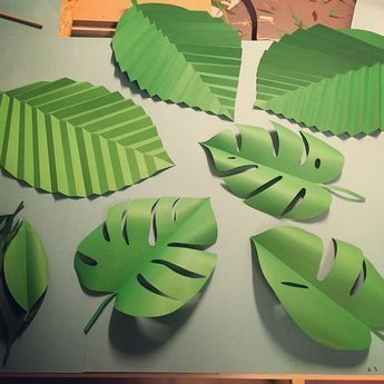 Construction Paper Flowers, Paper Flower Backdrop Wedding, Paper Flowers For Kids, Săpunuri Handmade, Flower Backdrop Wedding, Diy Flores, Fleurs Diy, Easy Paper Flowers, Paper Leaves