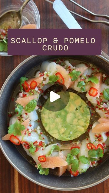 Reilly Meehan on Instagram: "Scallop & Pomelo Crudo🐟🍊
Scallops are high on my list of fav foods, especially when prepared like this! This dish is spicy & sweet, tangy & refreshing! You just gotta make it! Recipe posted you know where!😉

#crudo #ceviche #recipes #chefstips #chefsofinstagram #privatechef #cookingvideos #scallops #scalloprecipes #pomelo #citrus #citrusseason" Scallop Recipes Videos, Scallop Starter, Ceviche Recipes, Scallop Appetizer, Scallop Recipes, February 22, Ceviche, Yummy Appetizers, Fine Dining