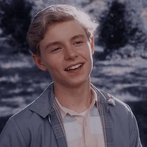 Bryce Loski Aesthetic, Callan Mcauliffe Flipped, Flipped Bryce Loski, Bryce From Flipped, Flipped Movie Aesthetic, Bryce Flipped, Flipped Bryce, Bryce Loski, Callan Mcauliffe