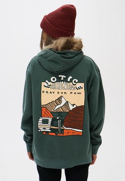 Tiki Maske, Outdoorsy Outfits, Surfergirl Style, Snowboarding Outfit, Granola Girl, Hoodies For Sale, Apparel Design, Hoodie Design, Sweater Weather