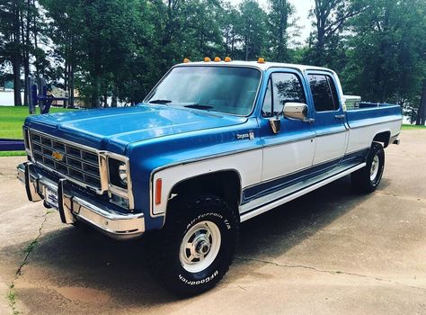 Square Body Crew Cab Crew Cab Square Body Chevy, Square Body Chevy, Vintage Chevy Trucks, Truck Storage, Random Designs, Cool Car Accessories, C10 Chevy Truck, Lifted Chevy Trucks, Lifted Chevy