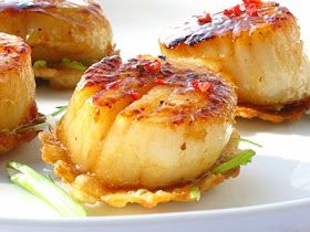 All That Splatters: Appetizer: Scallops with Chili & Honey Scallop Appetizer, Indian Appetizer Recipes, Chili Honey, Bacon Recipes Appetizers, Potato Appetizers, Won Ton, Shrimp Appetizers, Scallop Recipes, Scallops Seared