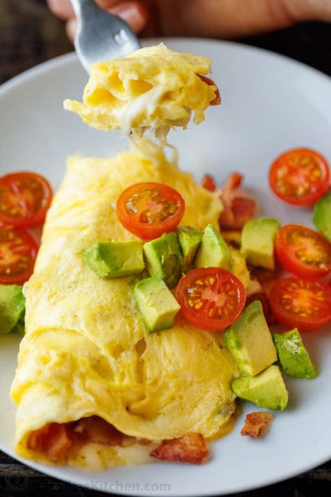 Learn how to make the perfect, tender, and fluffy Omelette. A tried and true method for making the best omelettes and it's so easy. Breakfast Omelets, Menu Photoshoot, Fluffy Omelette, Natasha Kitchen, Natashas Kitchen, Best Omelette, Perfect Omelette, Omlet Recipes, Breakfast Calories