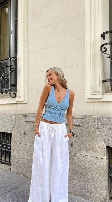 Long Skirt And Heels Outfit, Cool Girl Vacation Outfits, Summer Outfits T Shirt, Outfit For Spain, East Coast Spring Outfits, Blanco By Nature Clothing, Changing Style Clothing Tips, Summer Abroad Outfits, Denmark Summer Outfits